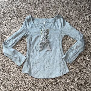 BNWOT - LG FREE PEOPLE LOOKING BACK GRAY LACE UP LONG SLEEVE TOP